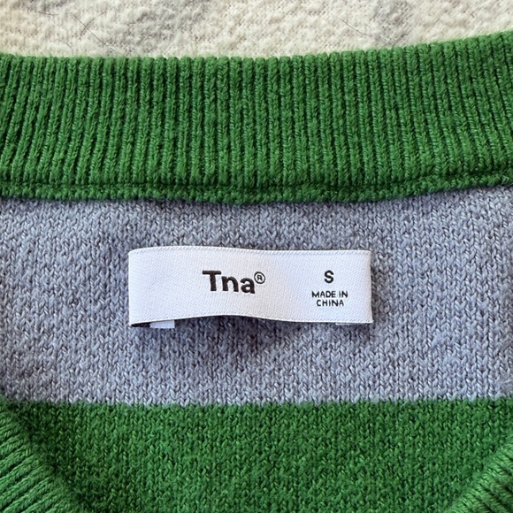 Aritzia Tna Striped Sleeveless Sweater - Picture 3 of 5